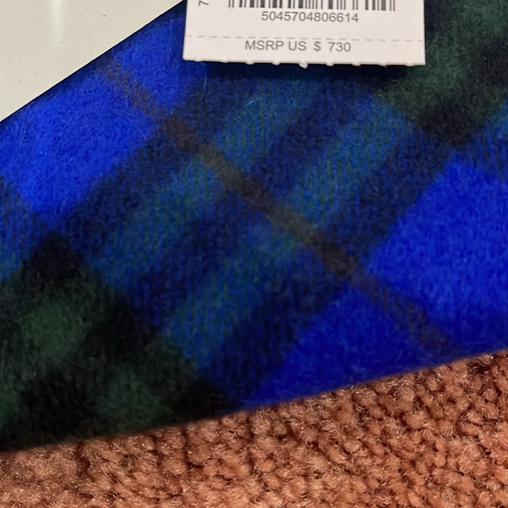 Burberry 100% Cashmere scarf blue black and green.  (NO OFFER PLEASE ) - Picture 5 of 10